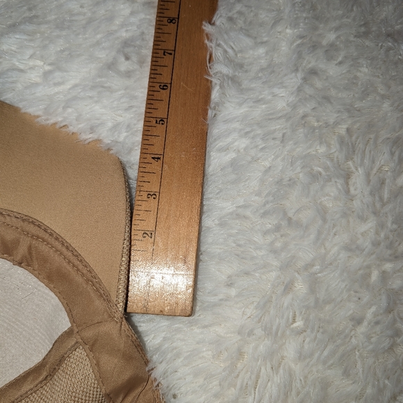 Claire's Hat - Picture 7 of 12